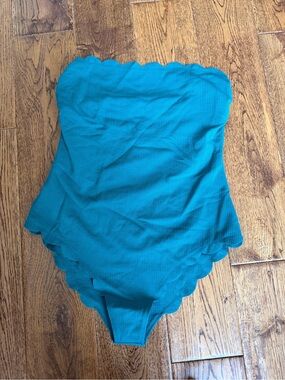 Marysia Scallop One Piece Bandeau size M perfect condition smoke pet free home